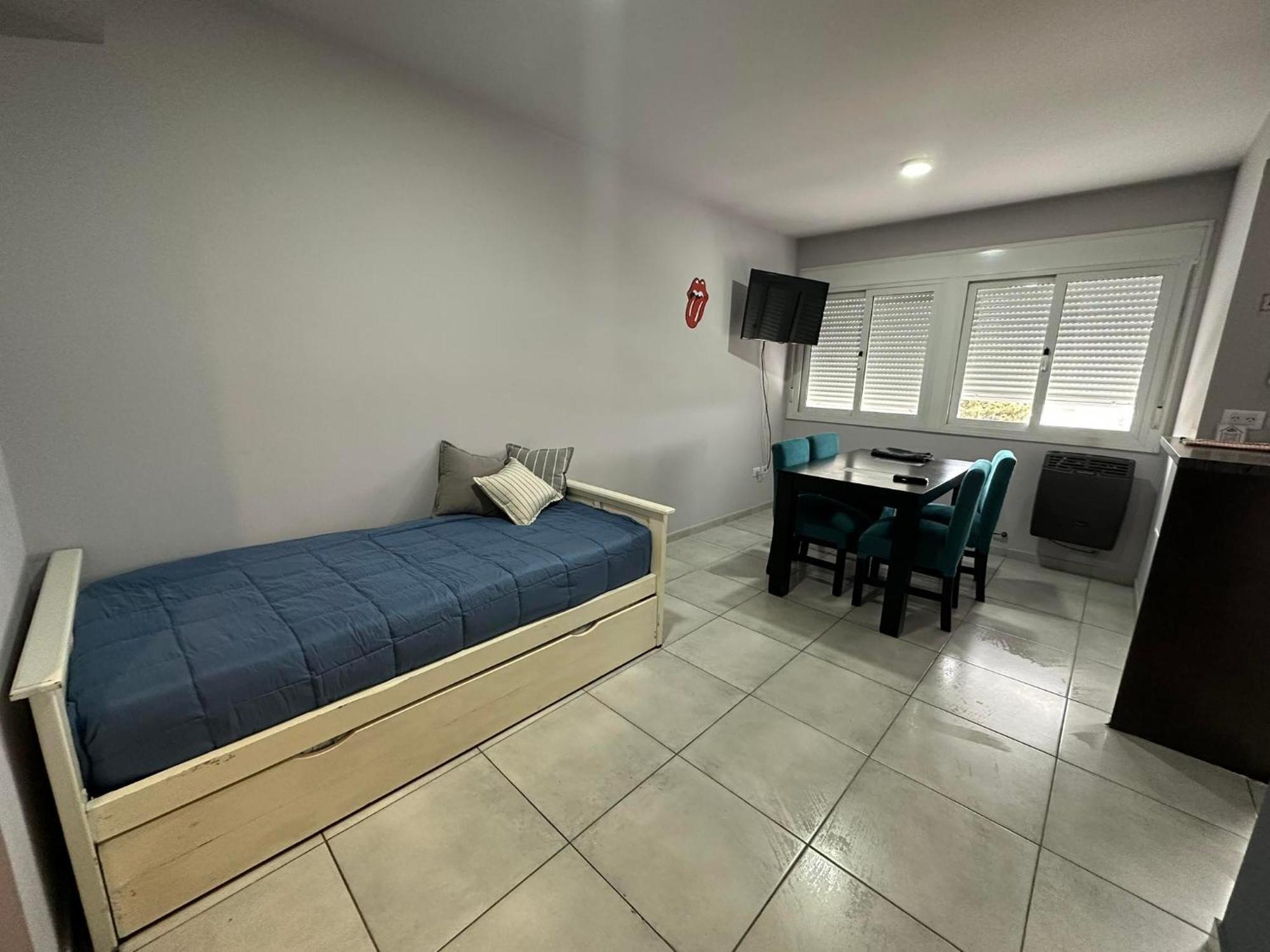 Departamento Por Dia Para 4 Personas Con Cochera Cubierta En Bahia Blanca Exterior photo
